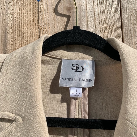Sandra Darren Button Beige Blazer Wood Bead Embellished Stretch Fabric Size 8 - Picture 5 of 7